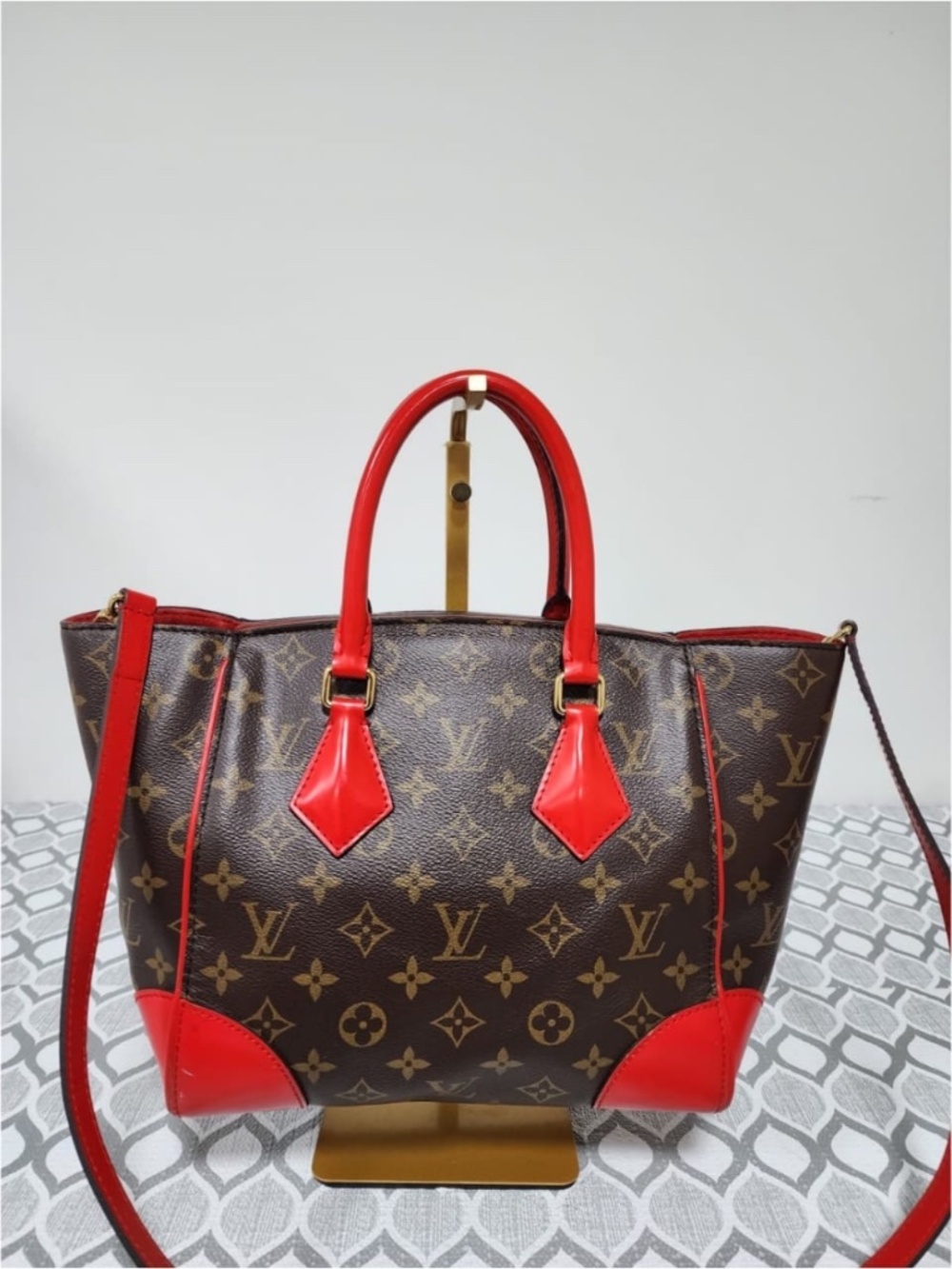 Authentic LOUIS VUITTON Phenix Monogram Canvas Shoulder Bag Brown/Red - Picture 15 of 16